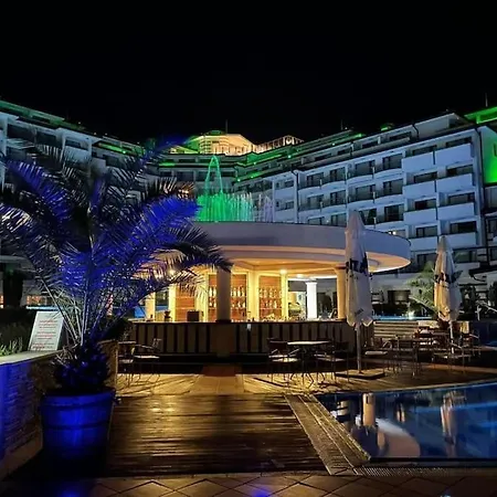 Appartamento Penthouse In Emerald. Beach, & Spa