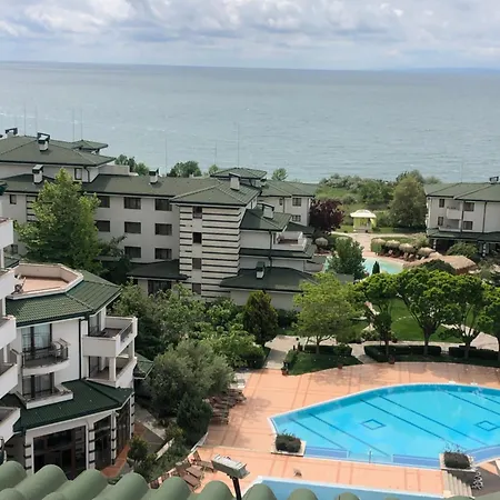 Penthouse In Emerald. Beach, & Spa Appartamento *