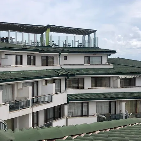 Apartment Penthouse In Emerald. Beach, & Spa *