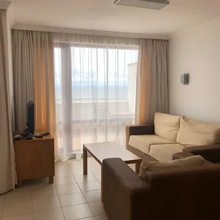 Penthouse In Emerald. Beach, & Spa Apartment